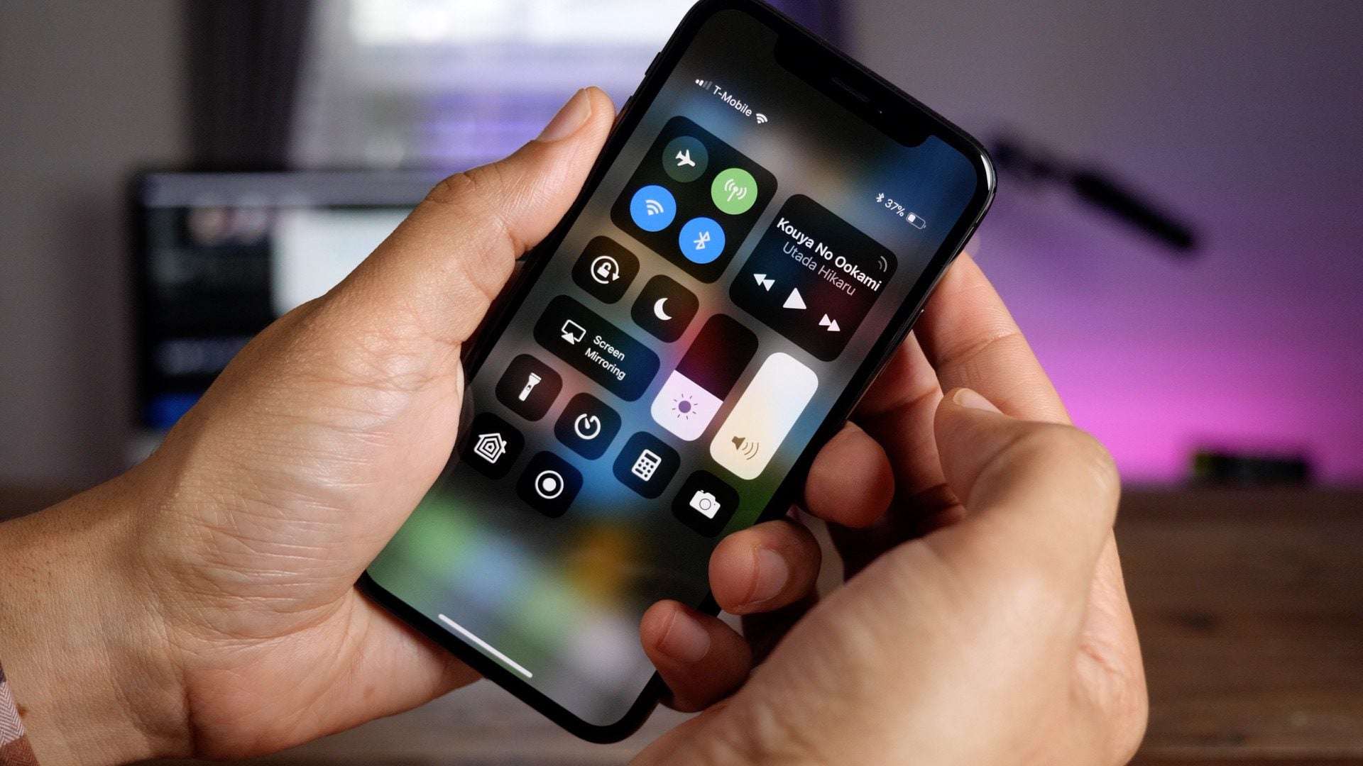 a person holding a cellphone